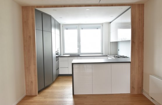 Minimalistický interiér bytu v Brně