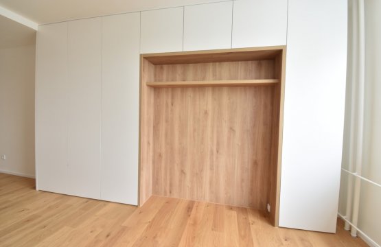Minimalistický interiér bytu v Brně