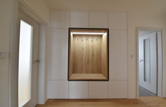 Minimalistický interiér bytu v Brně