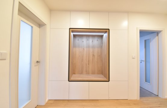 Minimalistický interiér bytu v Brně