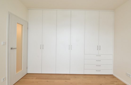 Minimalistický interiér bytu v Brně