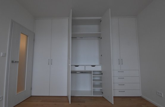 Minimalistický interiér bytu v Brně
