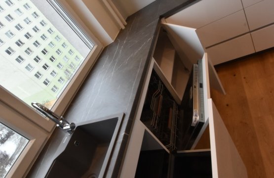 Minimalistický interiér bytu v Brně
