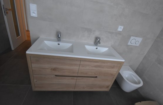 Minimalistický interiér bytu v Brně