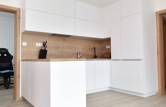 Kuchyně v minimalistickém designu Bystrc