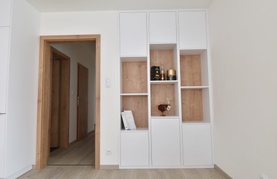 Kuchyně v minimalistickém designu Bystrc